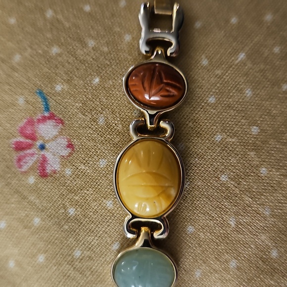 💝 LIKE & SAVE 15%! Single Strand Scarab Bracelet - Picture 7 of 7